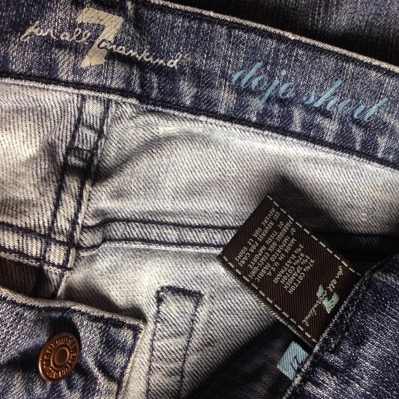 7 FOR ALL MANKIND BEAUTIFUL "DOJO" SHORT Size 27 - Picture 2 of 4